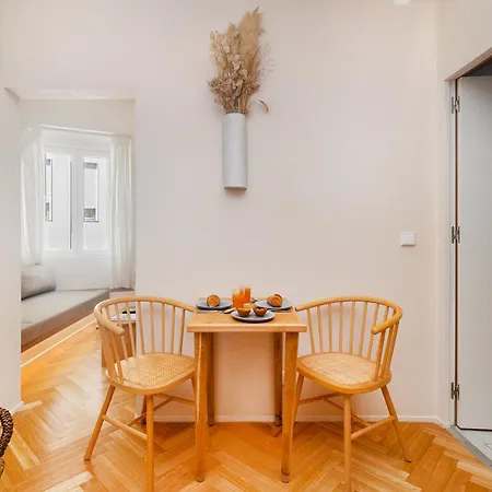 Whome Charm Walk To Graça Viewpoints Lisboa