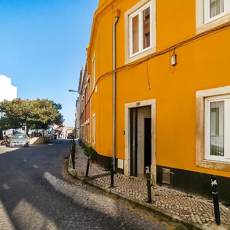 Whome Charm Walk To Graça Viewpoints *